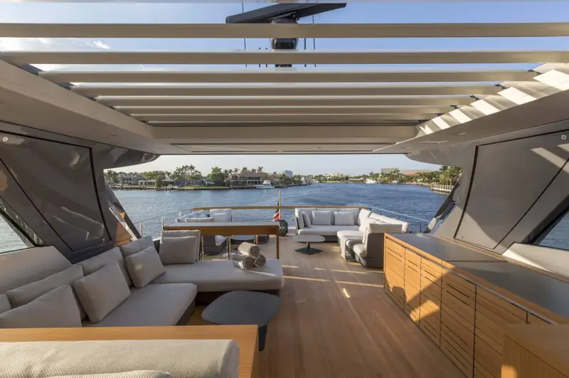 Bosphorus Pearl - İstanbul Boğazı'nda Saatlik ve Günlük Motoryat Kiralama · 2