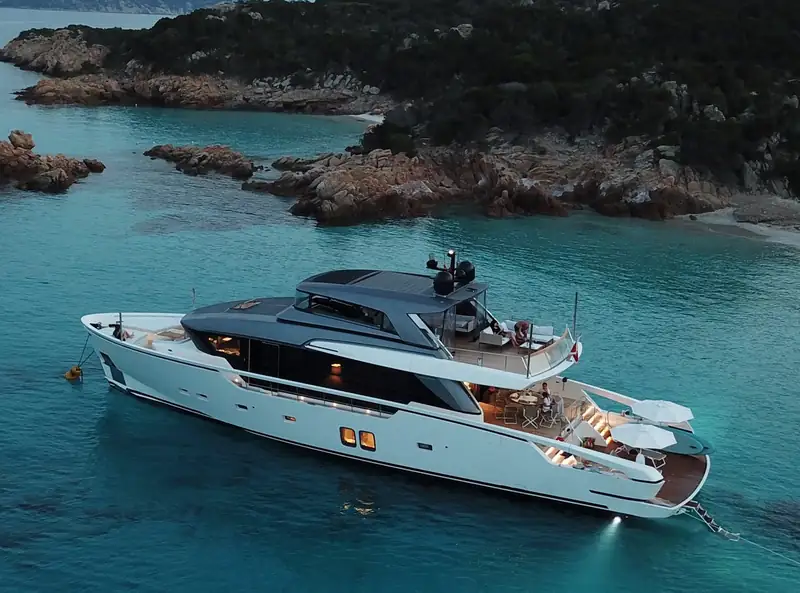 Bosphorus Pearl - İstanbul Boğazı'nda Saatlik ve Günlük Motoryat Kiralama