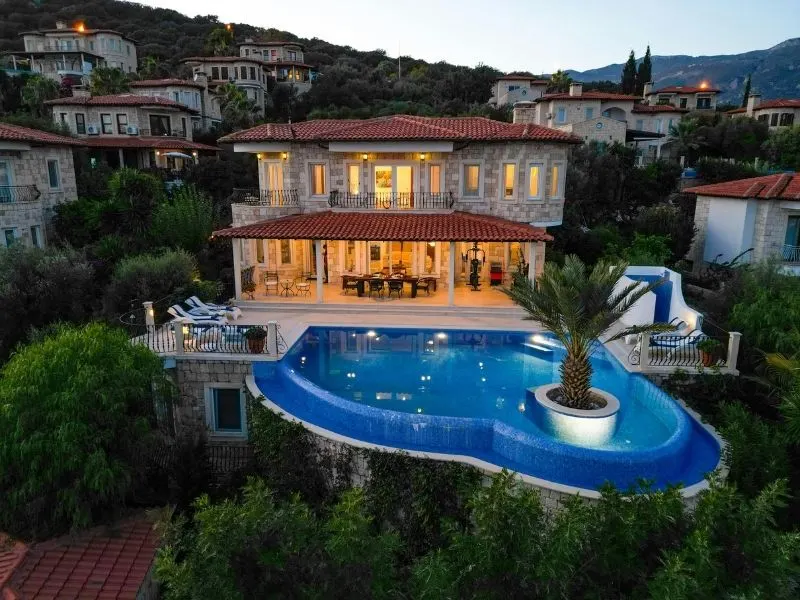 Villa Olive Hill - Çeşme Alaçatı’da Taş Mimarili ve Özel Havuzlu Lüks Villa